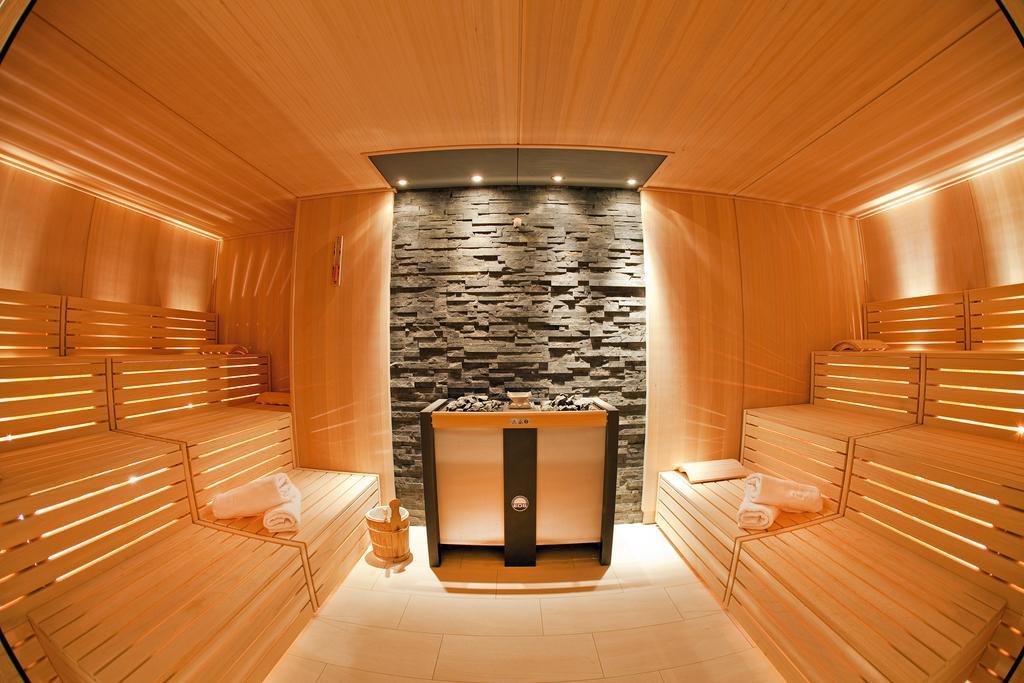 Fliana 4 Hotell 4*