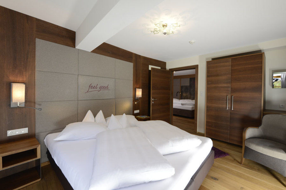 Fliana 4 Hotell 4*