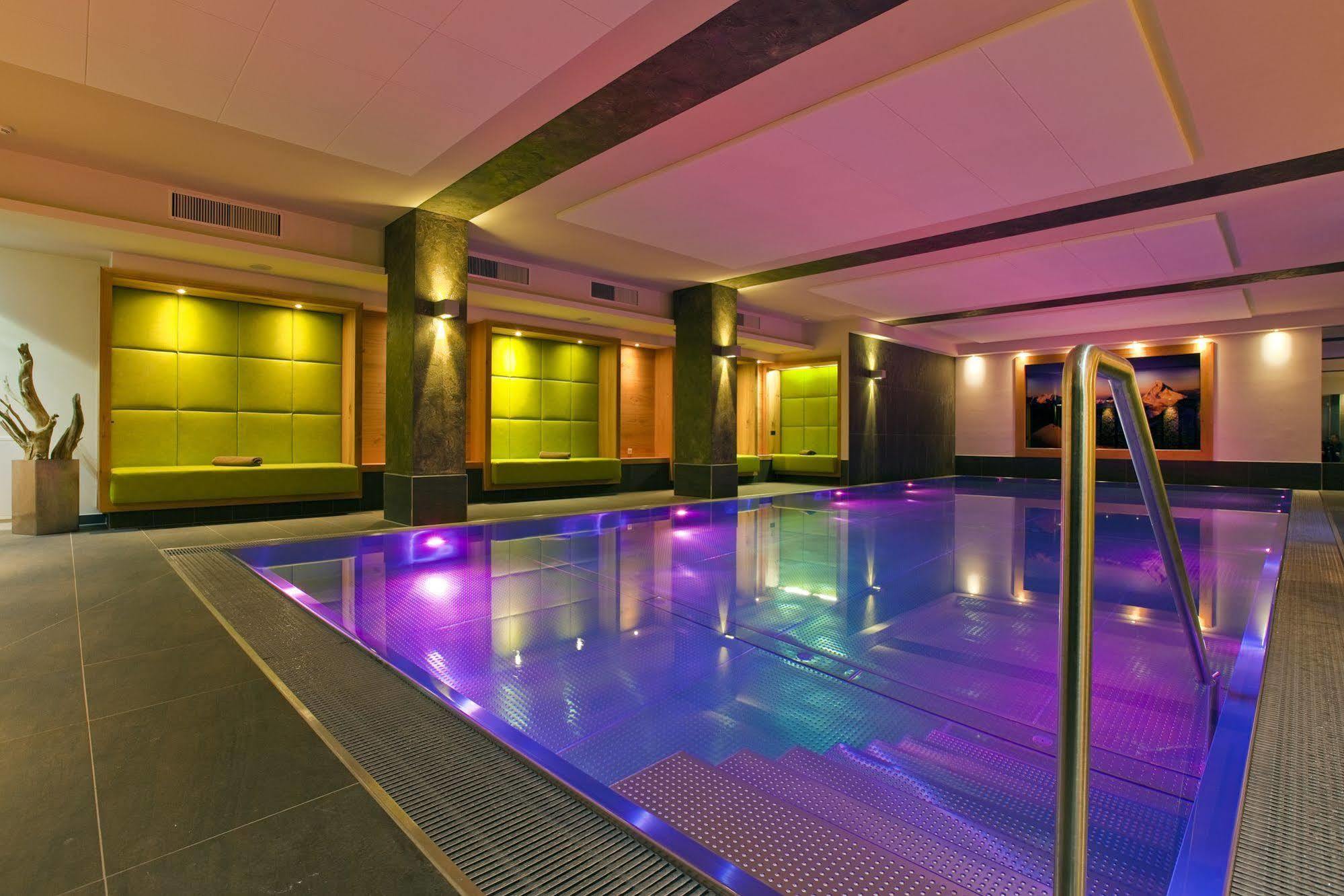 Fliana 4 Hotell 4*
