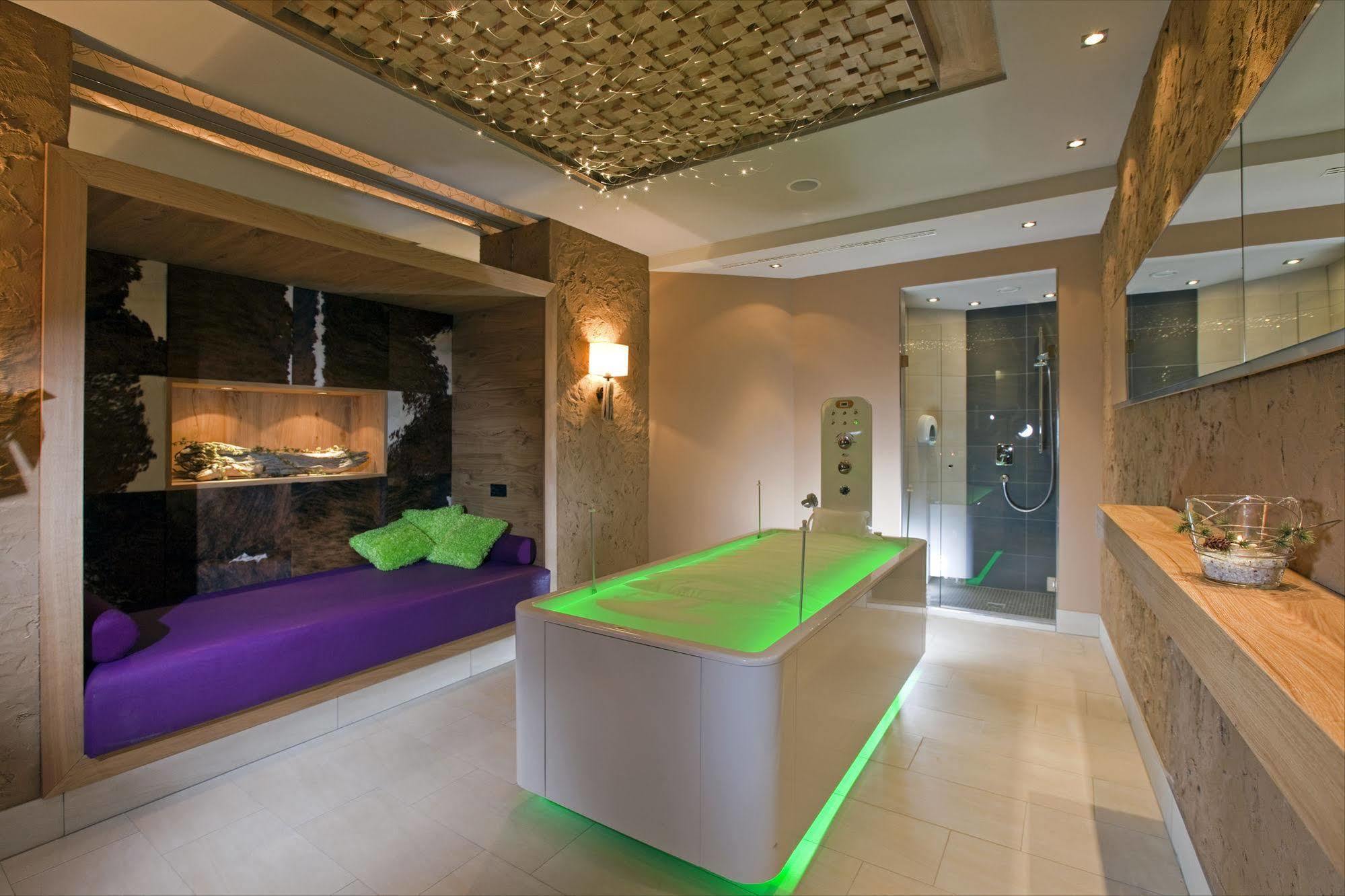 Fliana 4 Hotell 4*