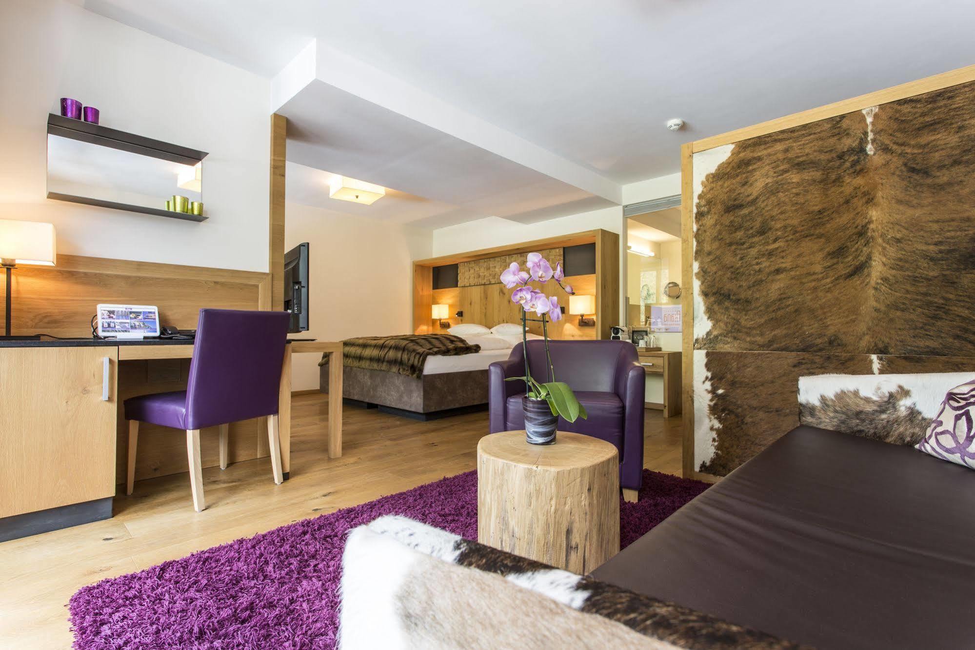 Fliana 4 Hotell 4*