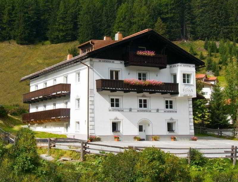 Fliana Hotel 4*